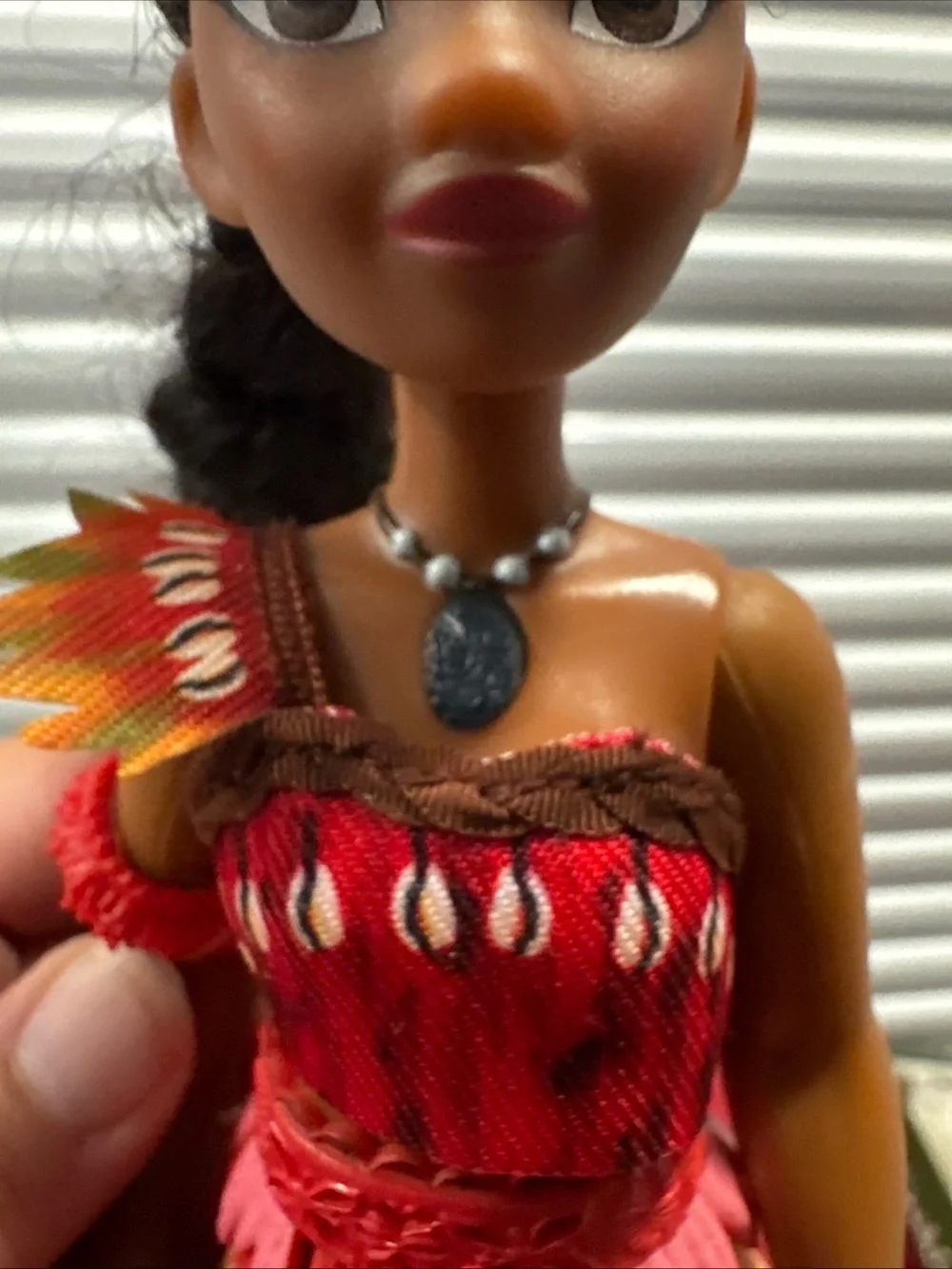 Disney musical Moana of Oceana light up doll necklace lights up